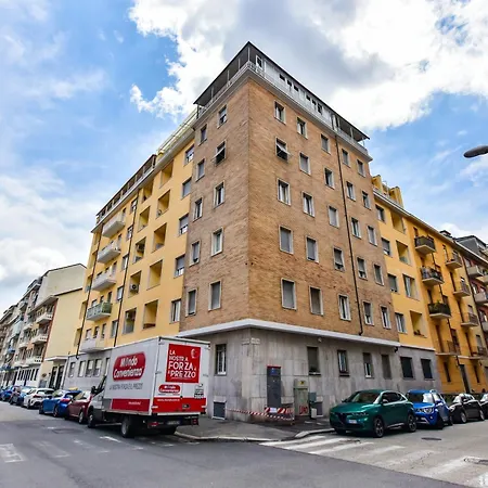 Unipalace Near The Inalpiarena Apartman